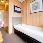 Отель Di-ann Centre