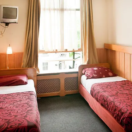 Di-ann Centre Hotel 2*