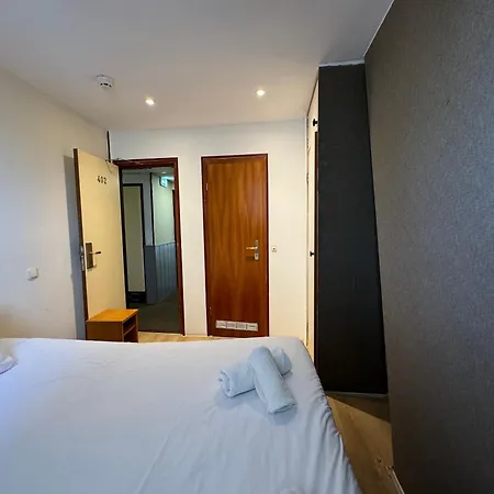 Di-ann Centre 2* Амстердам