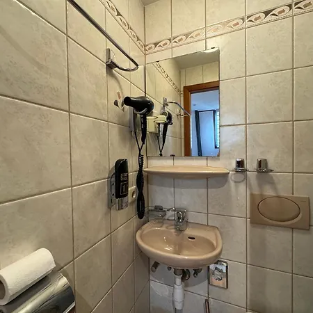 Hotel Di-ann Centre 2*