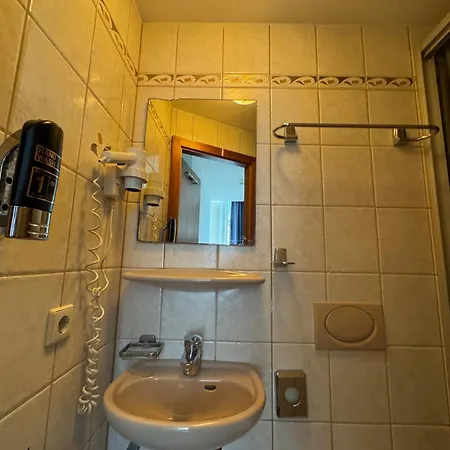 Hotel Di-ann Centre 2*