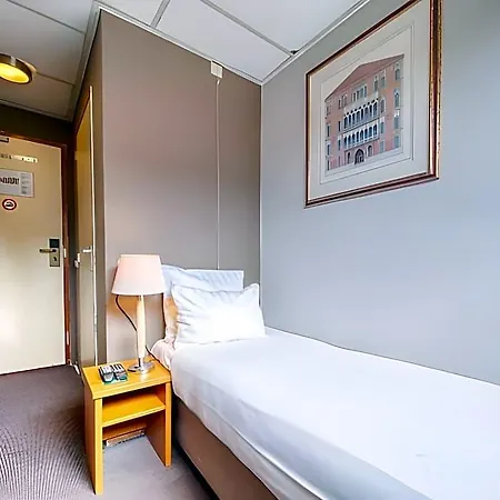 Di-ann Centre Otel 2*
