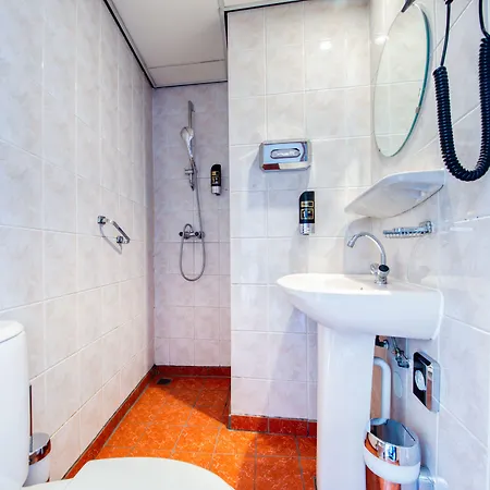 Di-ann Centre 2* Амстердам