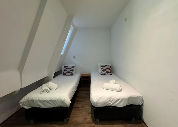 Di-ann Centre Hotel 2*