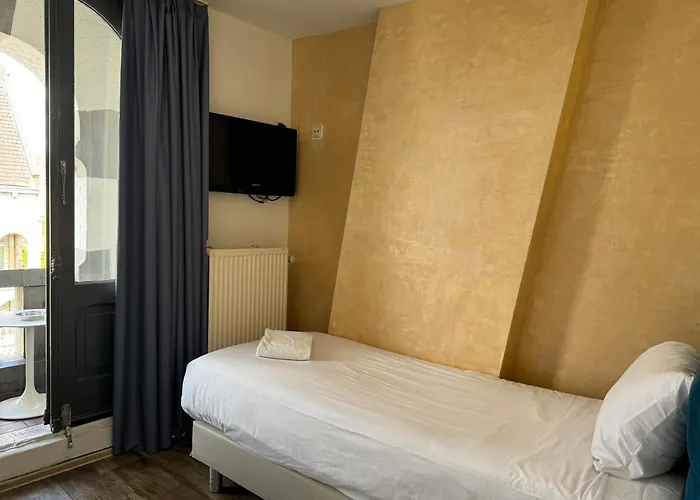 Hotel Di-ann Centre 2*